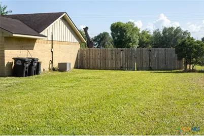 203 Elaine Street, Victoria, TX 77904 - Photo 3
