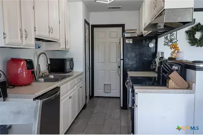 203 Elaine Street, Victoria, TX 77904 - Photo 11