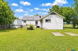 402 Rowena, Rosebud, TX 76570 - Photo 3
