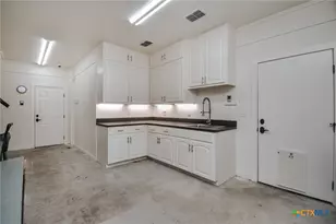 108 Ontario St, Victoria, TX 77905 - Photo 31