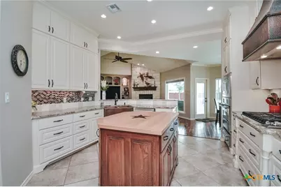 108 Ontario Street, Victoria, TX 77905 - Photo 11