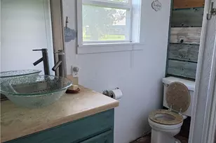 503 E Dallas Ave, Seadrift, TX 77983 - Photo 17