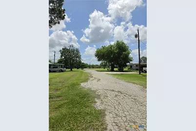 503 E Dallas Avenue, Seadrift, TX 77983 - Photo 19