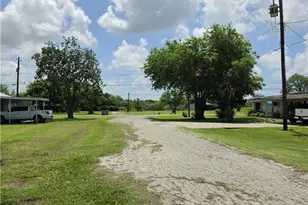 503 E Dallas Ave, Seadrift, TX 77983 - Photo 19