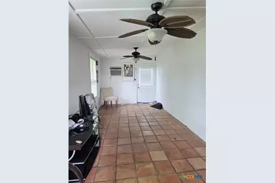 503 E Dallas Avenue, Seadrift, TX 77983 - Photo 9