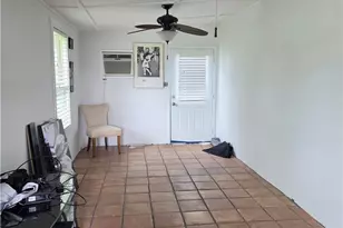 503 E Dallas Ave, Seadrift, TX 77983 - Photo 9
