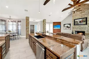 300 Rose Meadow Dr, La Vernia, TX 78121 - Photo 13