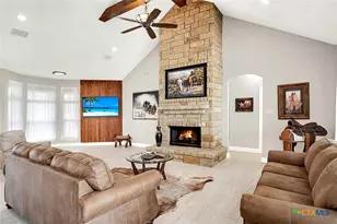 300 Rose Meadow Dr, La Vernia, TX 78121 - Photo 7
