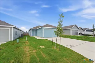 5717 Mangas Cir, Seguin, TX 78155 - Photo 7