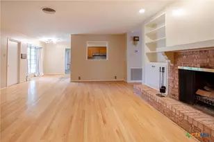 111 Dover Dell Ln, Victoria, TX 77904 - Photo 11