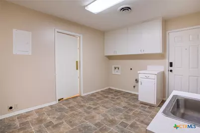111 Dover Dell Lane, Victoria, TX 77904 - Photo 15