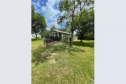 908 N Colorado Street, Edna, TX 77957 - Photo 3
