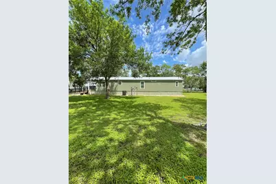 908 N Colorado Street, Edna, TX 77957 - Photo 31