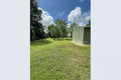 908 N Colorado Street, Edna, TX 77957 - Photo 33