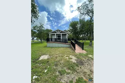 908 N Colorado Street, Edna, TX 77957 - Photo 5