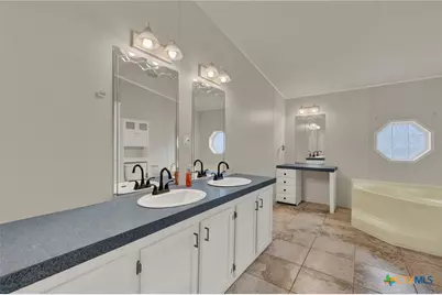 173 Sarah, Canyon Lake, TX 78133 - Photo 21