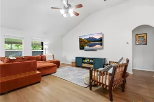 523 Walnut Heights Blvd, New Braunfels, TX 78130 - Photo 5
