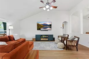523 Walnut Heights Blvd, New Braunfels, TX 78130 - Photo 7