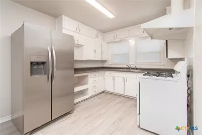 803 N 8th Street, Temple, TX 76501 - Photo 5
