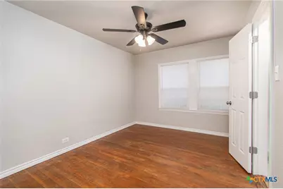 803 N 8th Street, Temple, TX 76501 - Photo 11