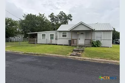 801 E Park Avenue, Victoria, TX 77901 - Photo 1