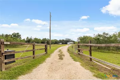 757 Jackson Road, Kingsbury, TX 78638 - Photo 35