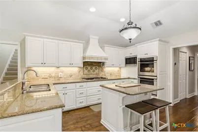 702 Masters Drive, Victoria, TX 77904 - Photo 7