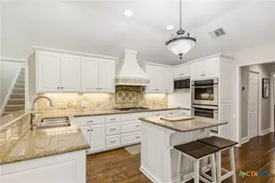 702 Masters Dr, Victoria, TX 77904 - Photo 7