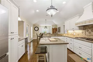 702 Masters Dr, Victoria, TX 77904 - Photo 11