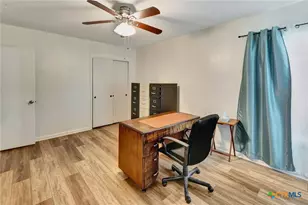 2301 E Walnut Ave, Victoria, TX 77901 - Photo 13