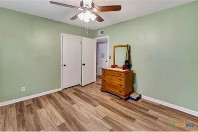 2301 E Walnut Ave, Victoria, TX 77901 - Photo 15
