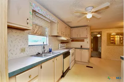 486 County Road 95D, Moulton, TX 77975 - Photo 7
