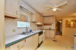 486 Co Rd 95D, Moulton, TX 77975 - Photo 7