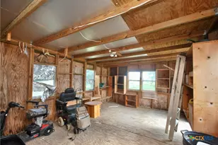 486 Co Rd 95D, Moulton, TX 77975 - Photo 17