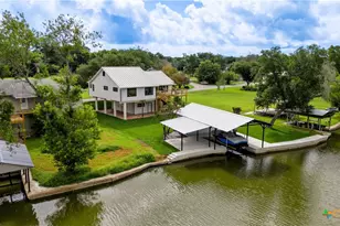 136 Lakeside Dr, Seguin, TX 78155 - Photo 1