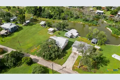 136 Lakeside Drive, Seguin, TX 78155 - Photo 29
