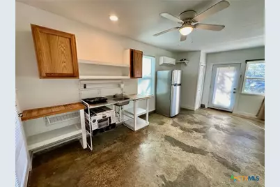 1419 Alamo Street #B, San Marcos, TX 78666 - Photo 5