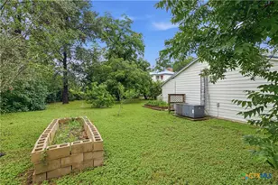 308 S Erkel Ave, Seguin, TX 78155 - Photo 35