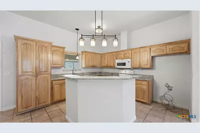 1895 Flaming Oak Drive, New Braunfels, TX 78132 - Photo 9