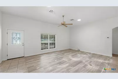 1895 Flaming Oak Drive, New Braunfels, TX 78132 - Photo 5