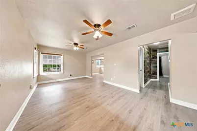 524 E 13th Avenue, Belton, TX 76513 - Photo 5