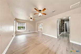524 E 13th Ave, Belton, TX 76513 - Photo 5