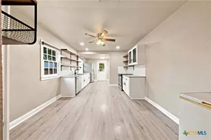 524 E 13th Ave, Belton, TX 76513 - Photo 7