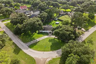 1 Circle Ln, Victoria, TX 77904 - Photo 1