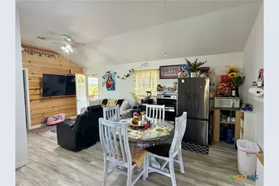 168 Weeping Willow Road, Victoria, TX 77904 - Photo 9
