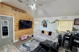 168 Weeping Willow Rd, Victoria, TX 77904 - Photo 13