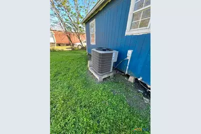 436 Illinois Street, Bloomington, TX 77951 - Photo 3