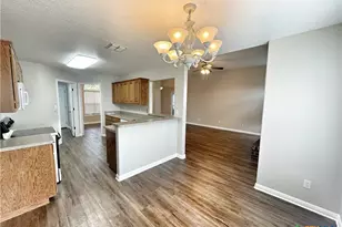 521 Woodlake Dr, Mcqueeney, TX 78123 - Photo 7