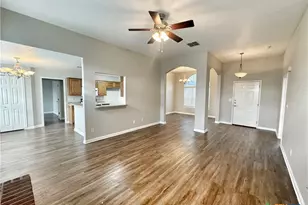 521 Woodlake Dr, Mcqueeney, TX 78123 - Photo 21