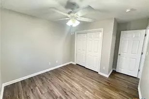 521 Woodlake Dr, Mcqueeney, TX 78123 - Photo 17